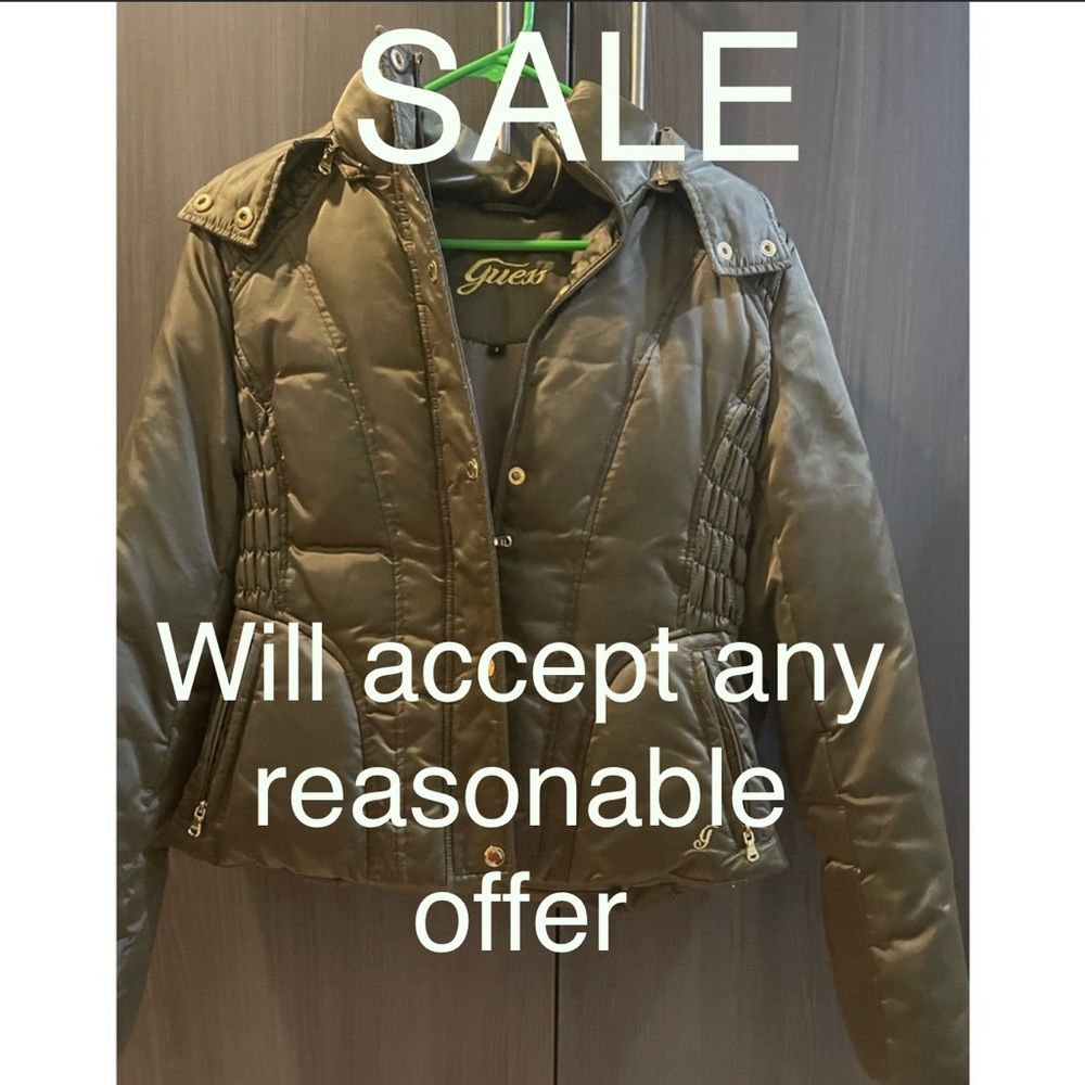Women’s Guess Puffer Jacket w/faux fur hood